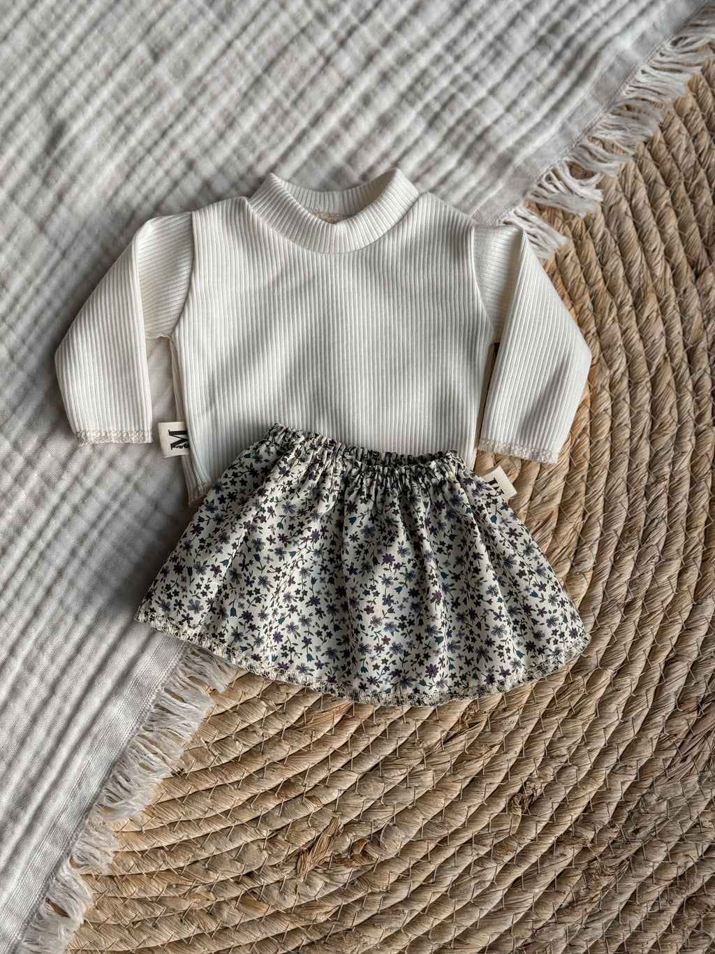 Poppenrokje Purple Flowers