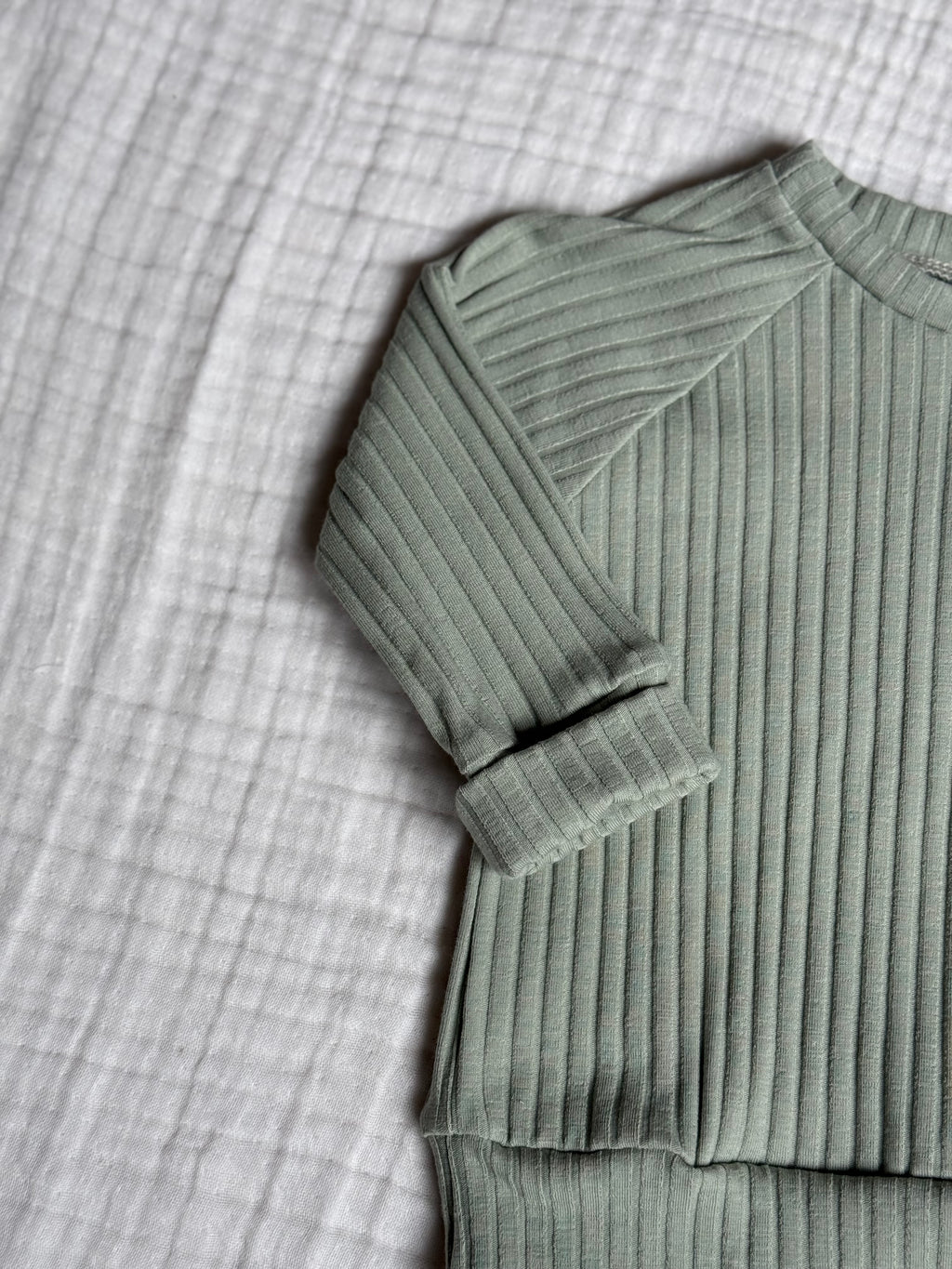 Sweater Dusty Groen Brede Rib