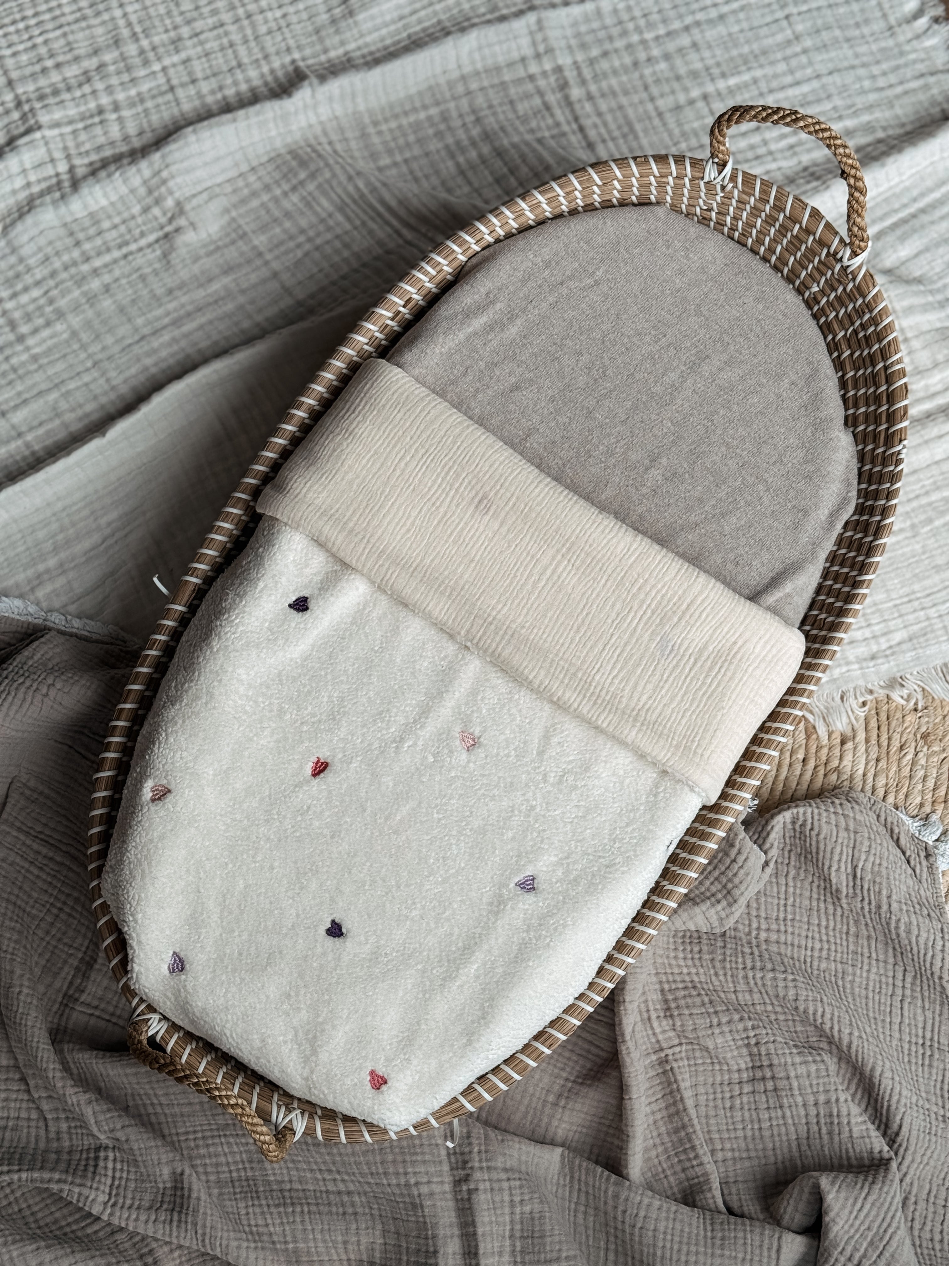 Wiegdeken Geborduurde Hartjes