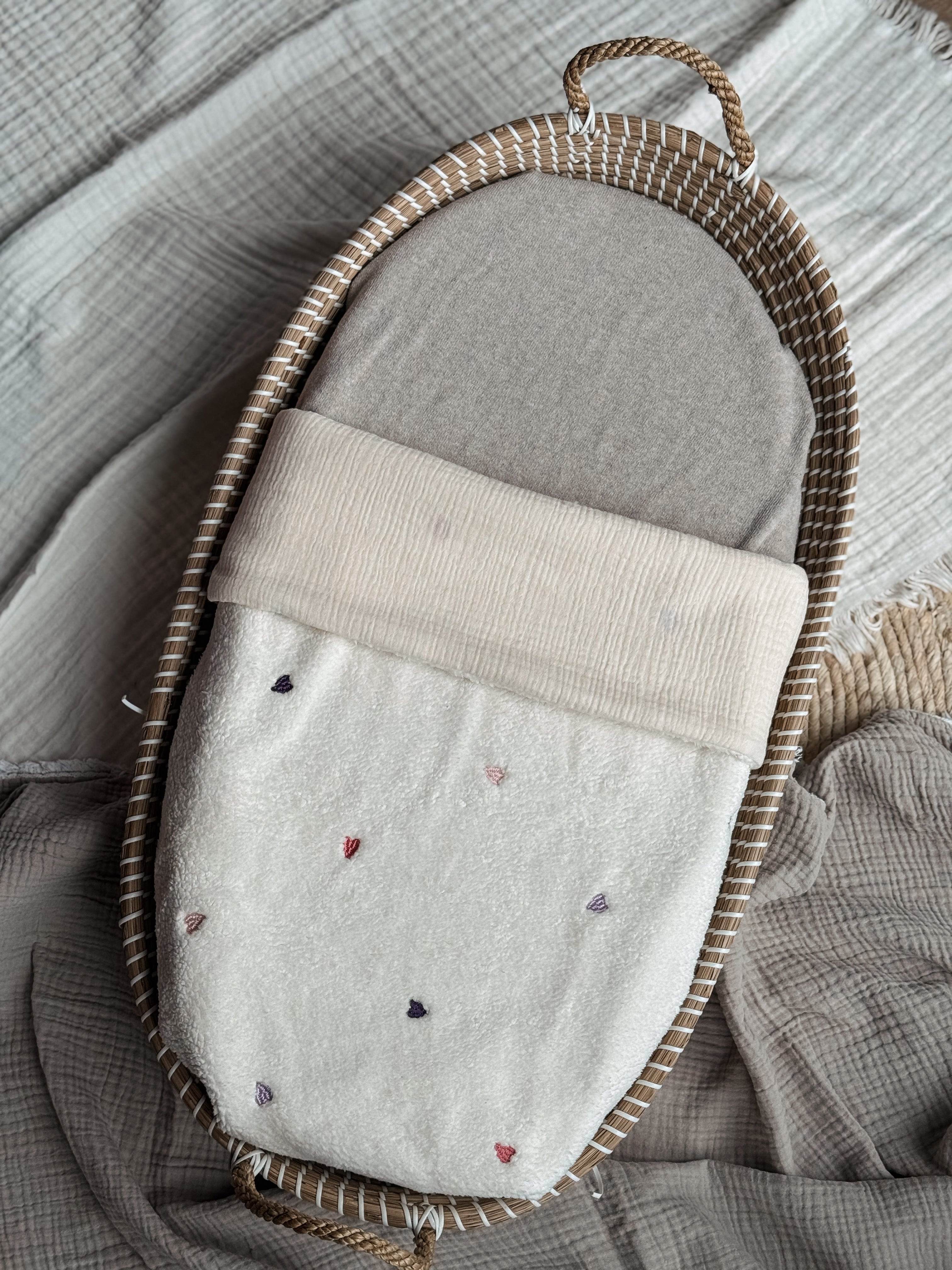 Wiegdeken Geborduurde Hartjes