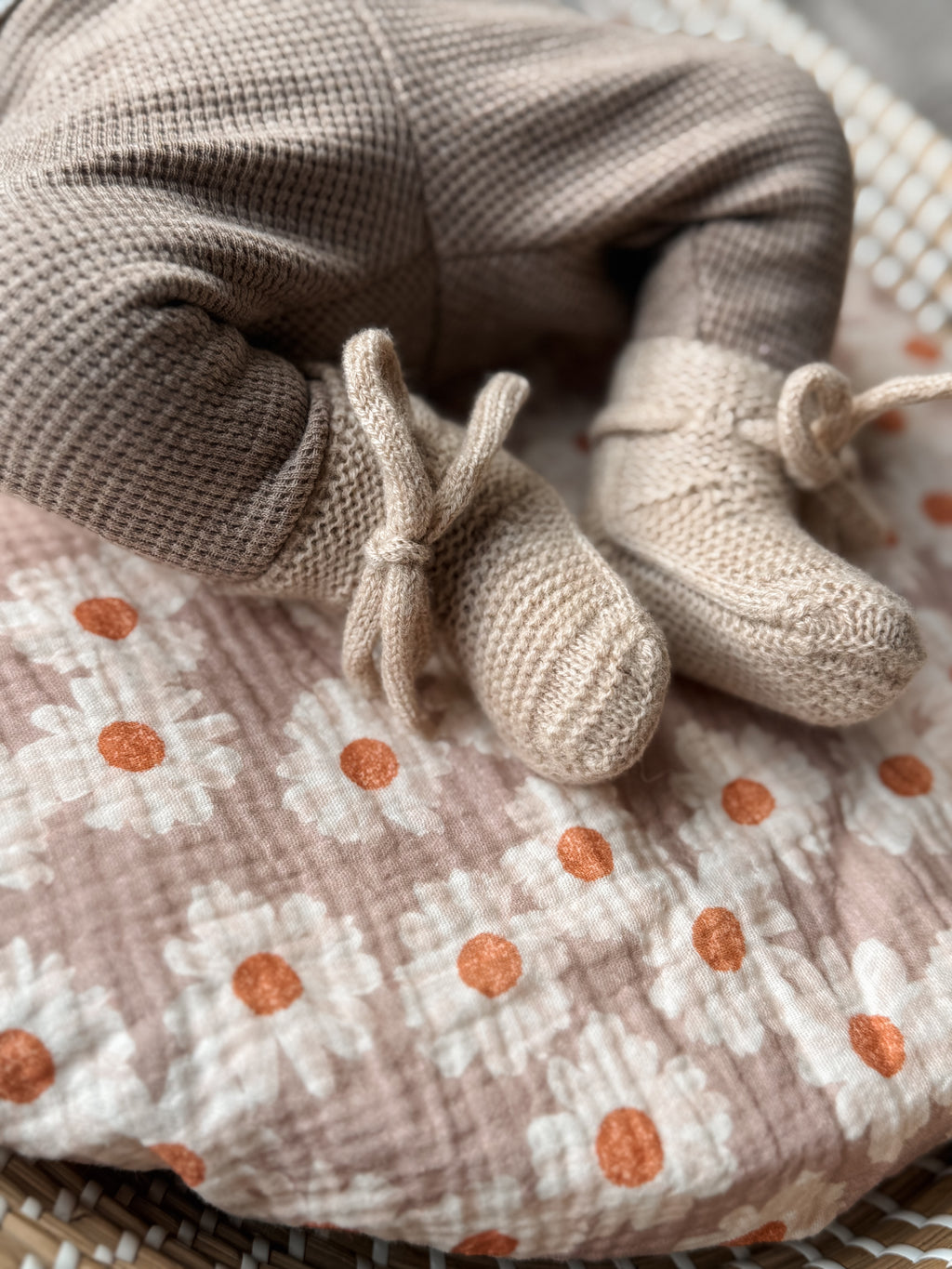 Newborn Merino wollen slofjes Sand