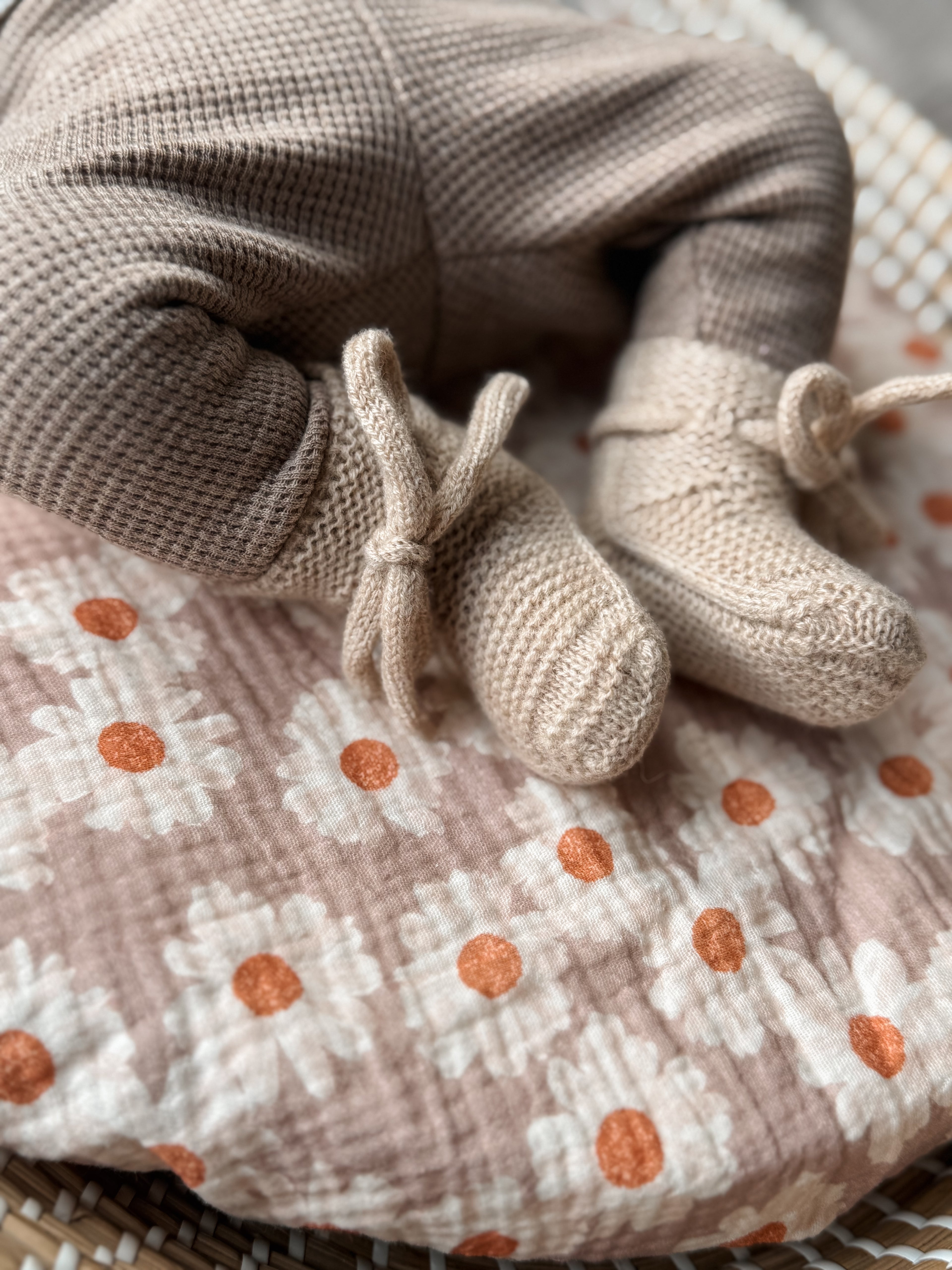 Newborn Merino wollen slofjes Sand