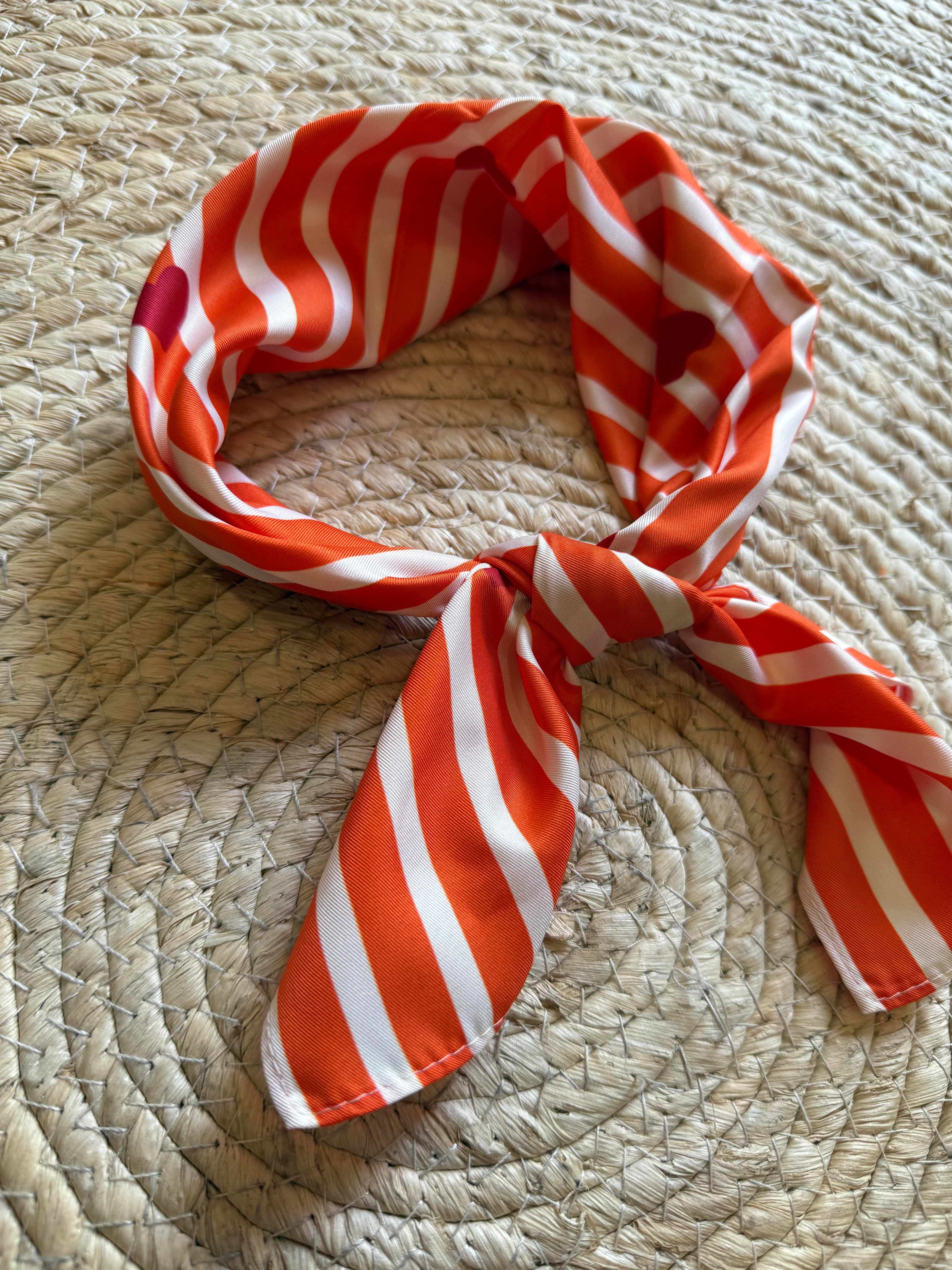 Sjaaltje Oranje Met Hartjes