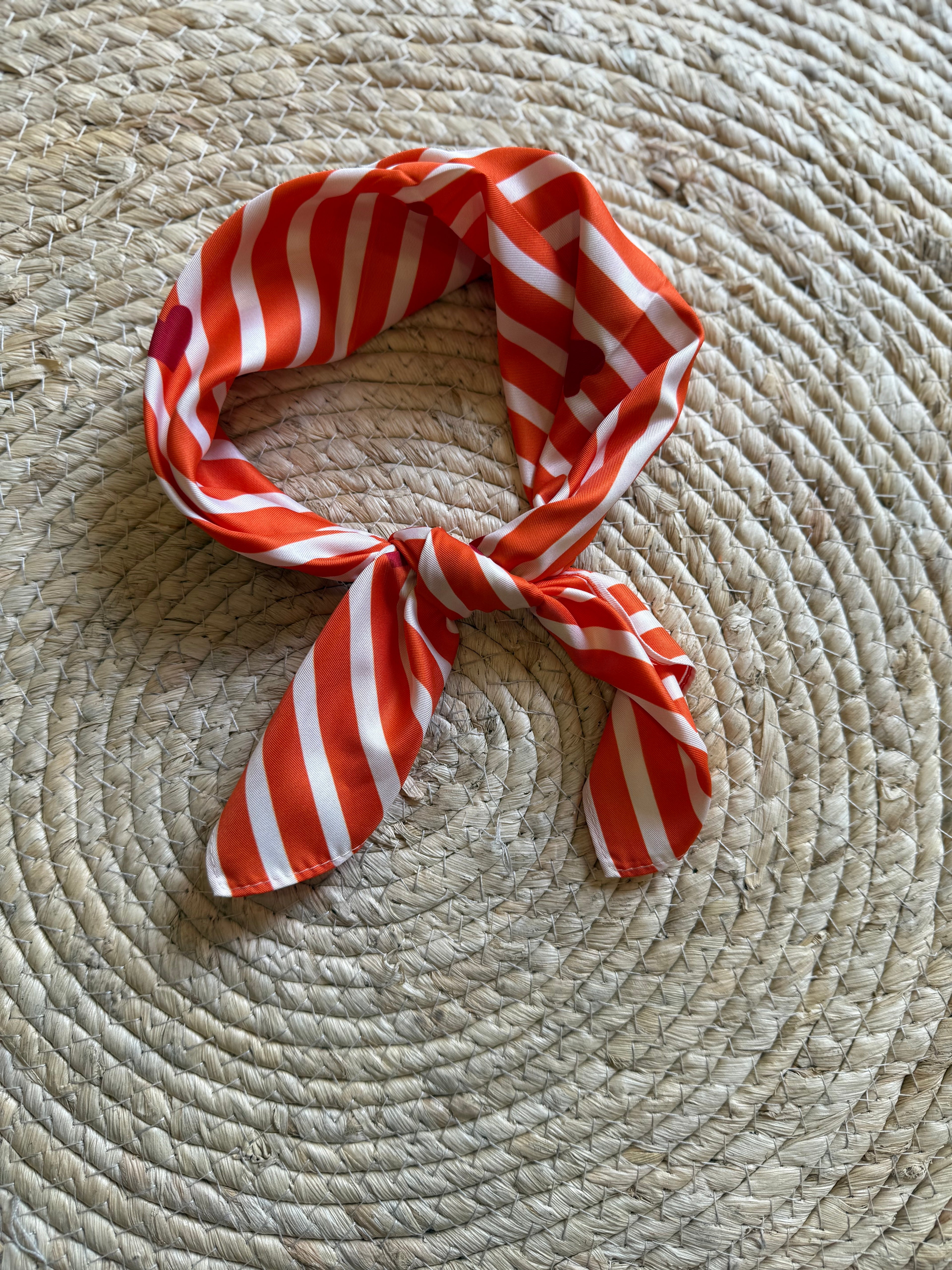 Sjaaltje Oranje Met Hartjes