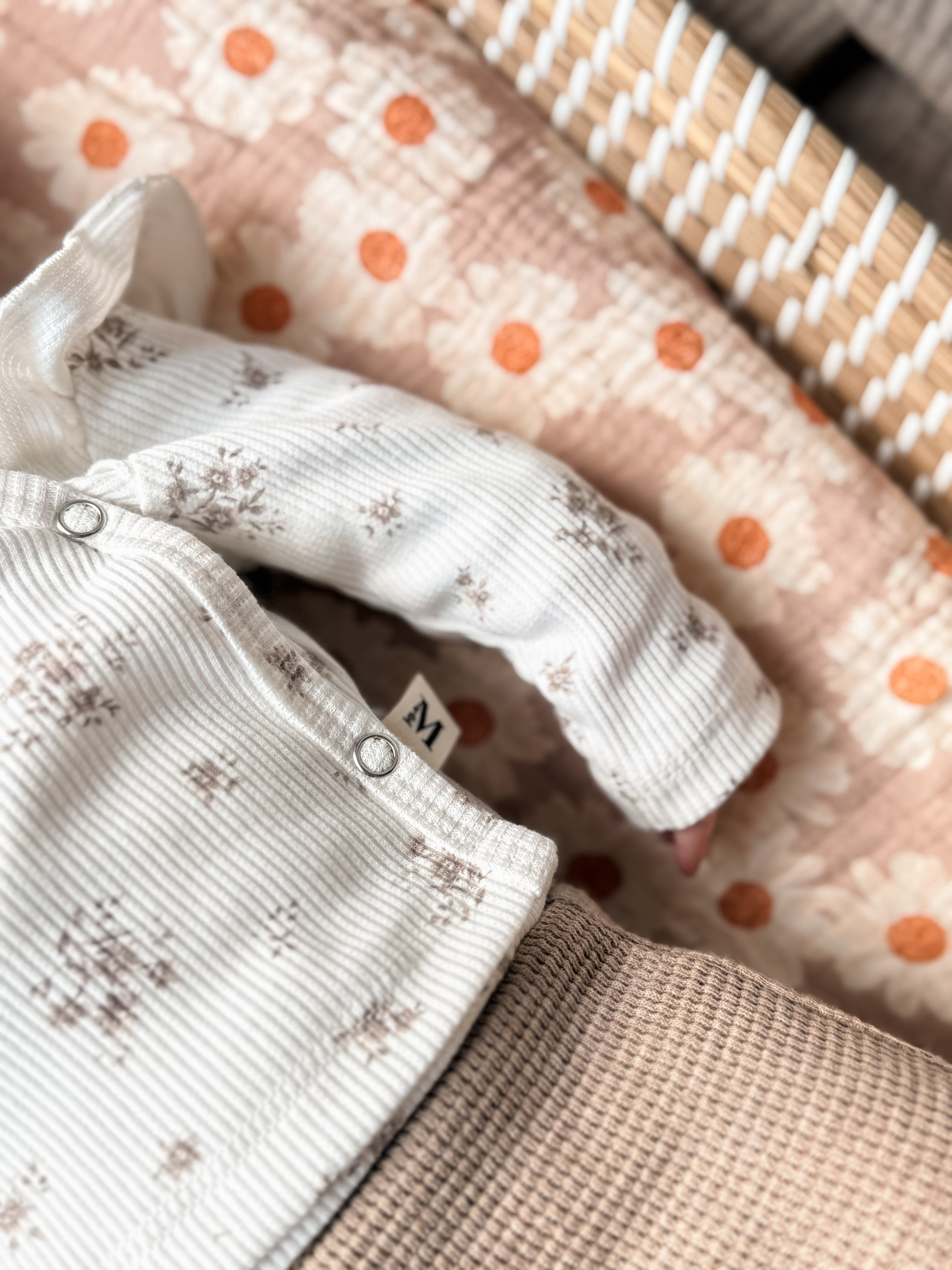 Overslag Ruffle Brown Flowers