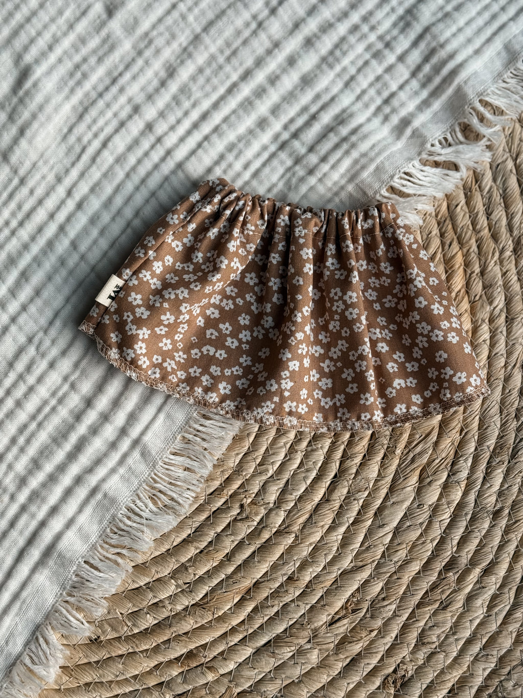 Poppenrokje Light Brown Flowers