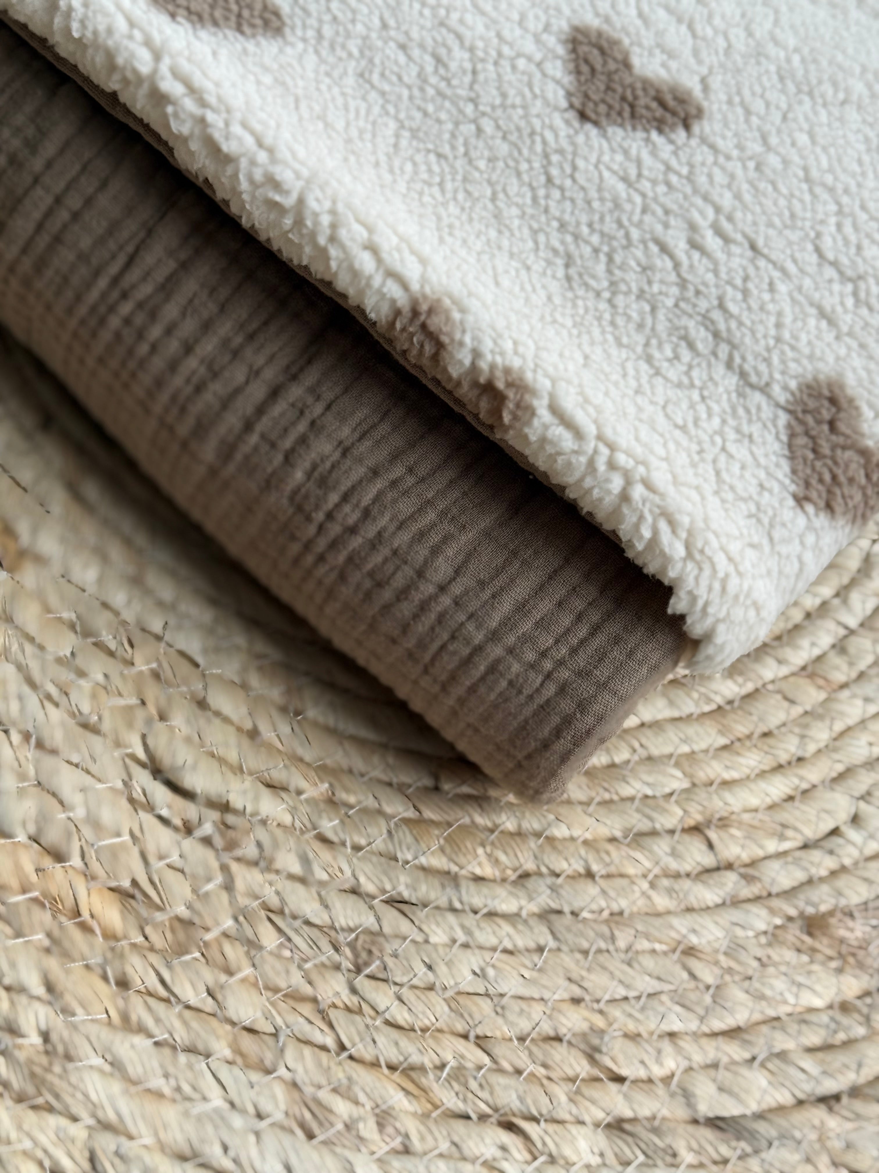 Wiegdeken Hartjes Taupe Hydrofiel