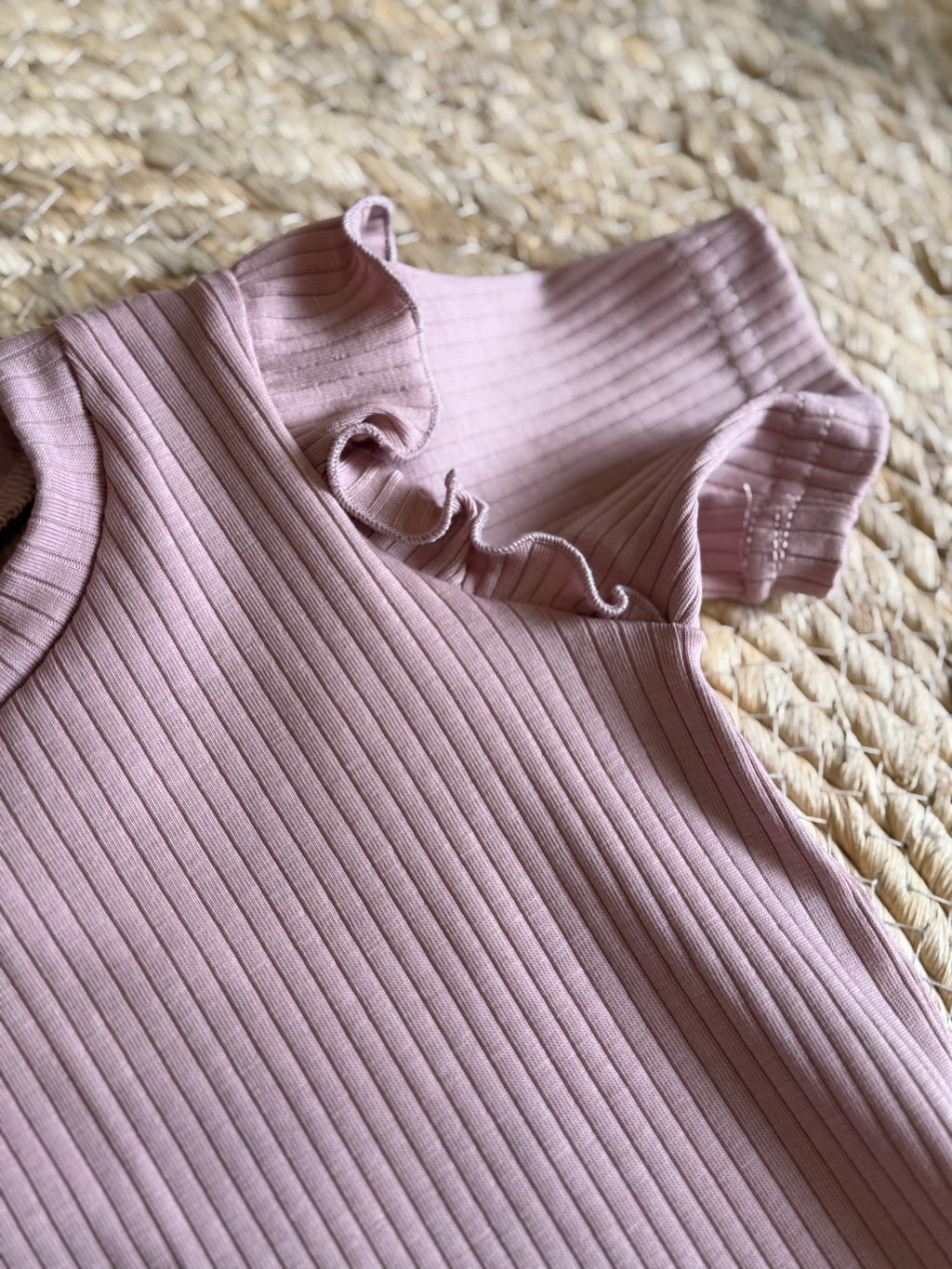 Shirt Ruffle Brede Rib Nude Pink