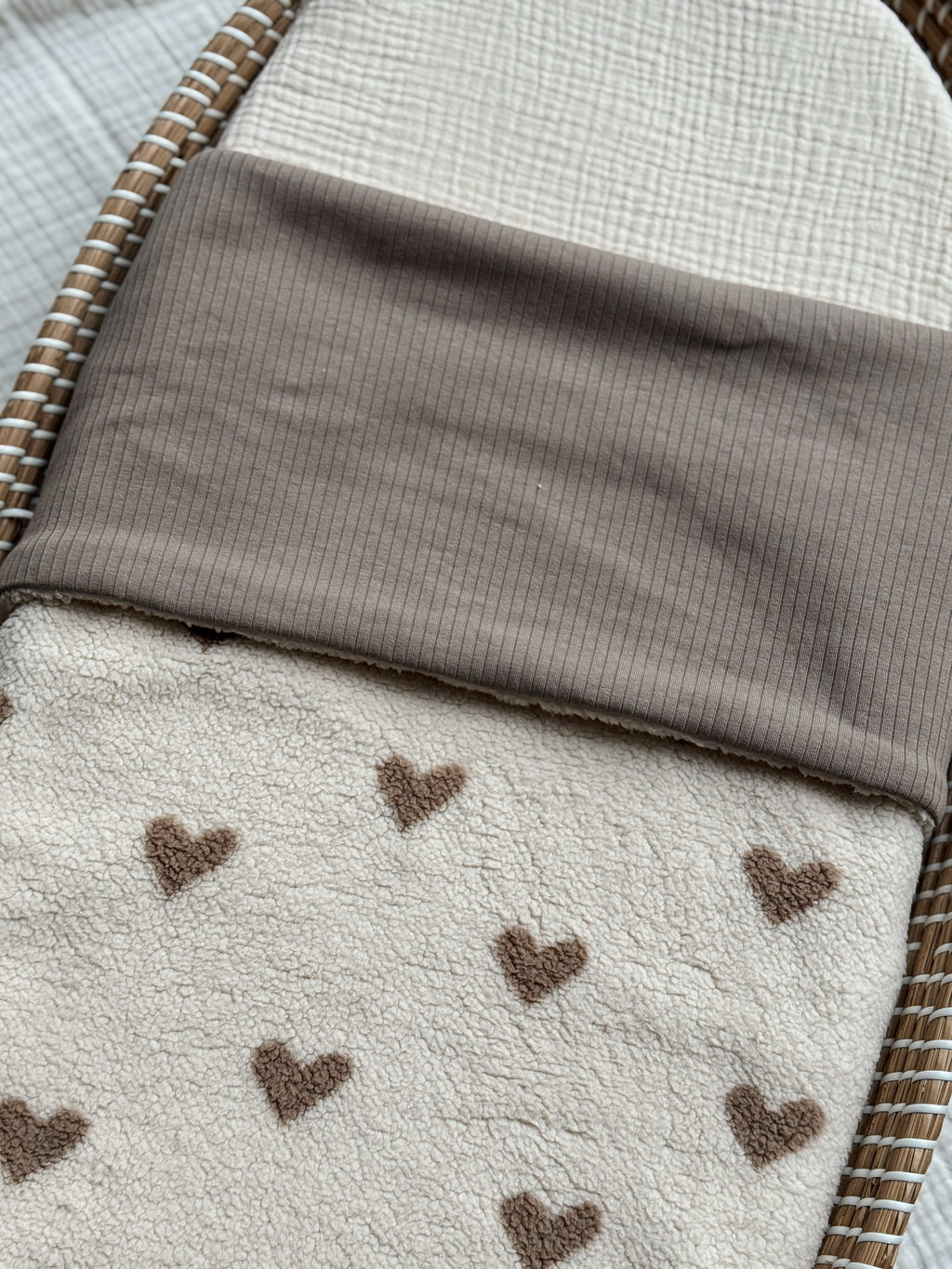 Wiegdeken Hartjes Taupe