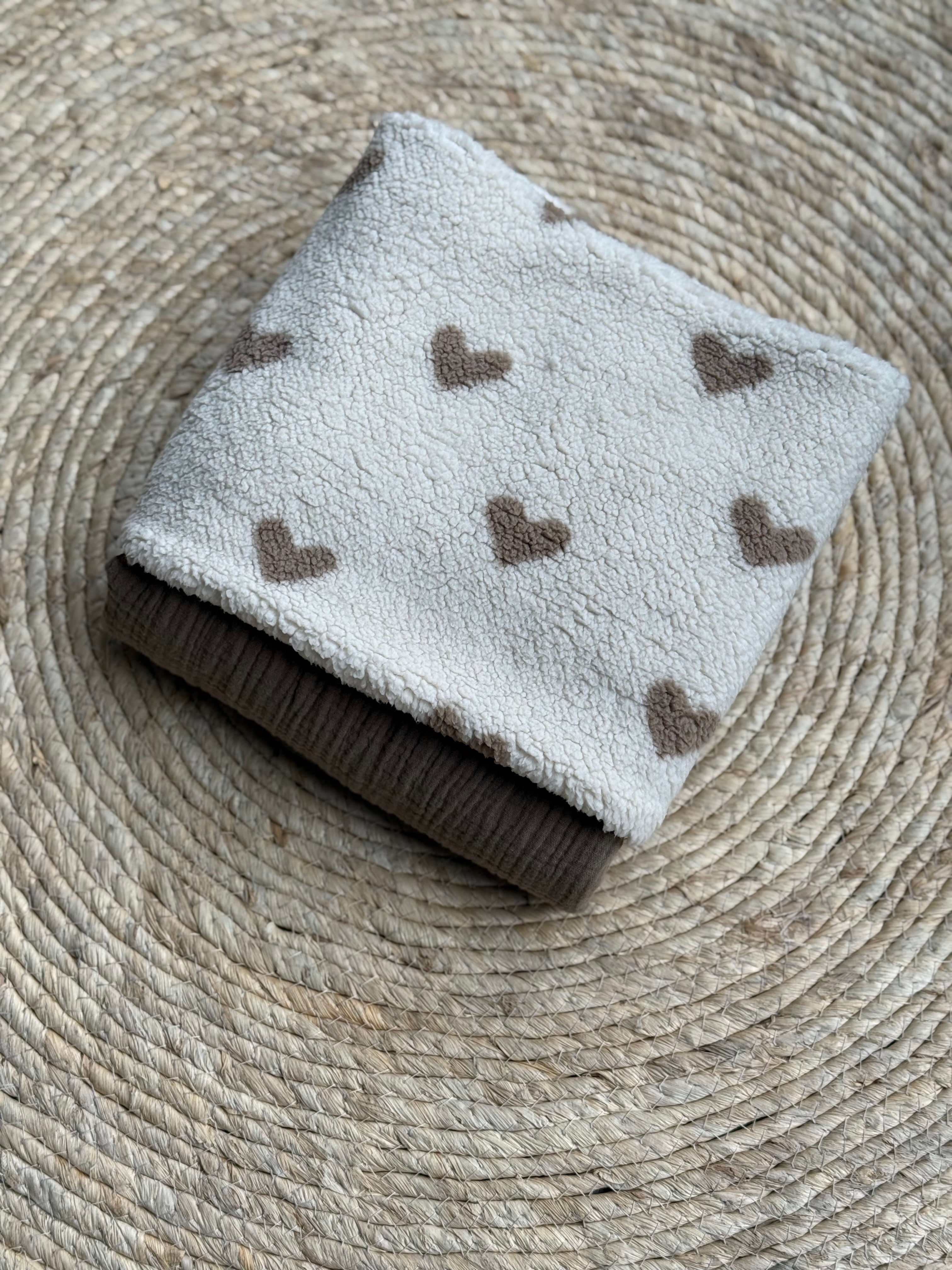 Wiegdeken Hartjes Taupe Hydrofiel